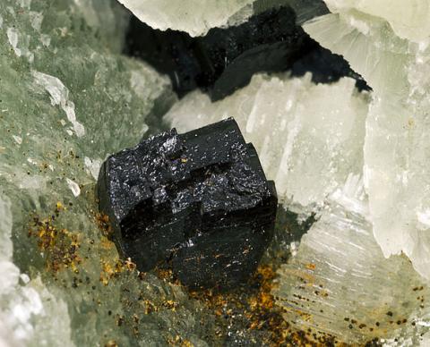 Babingtonite crystal