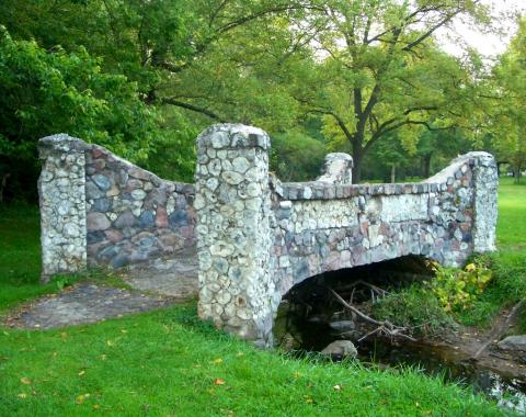 Geode bridge in Mount Pleasant, Iowa Geode bridge in Mount Pleasant, Iowa
