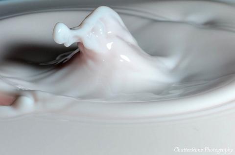 Milk splash that looks sculpted
