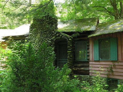 Cottage in woods of Tennessee Cottage in woods of Tennessee