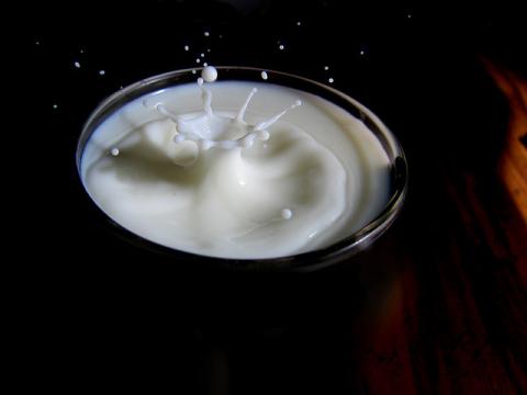 Milk splashing Milk splashing