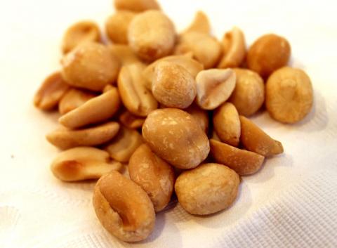 Shelled peanuts